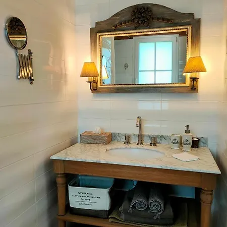 Couette-café Le Clos Bel Ami D'hôtes Avec Piscine Bec-de-Mortagne