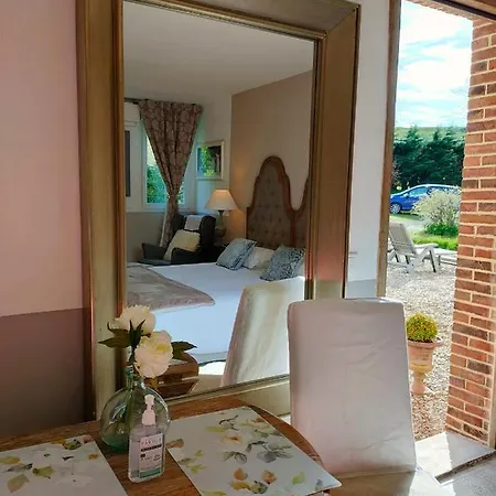 Le Clos Bel Ami D'hôtes Avec Piscine 3*