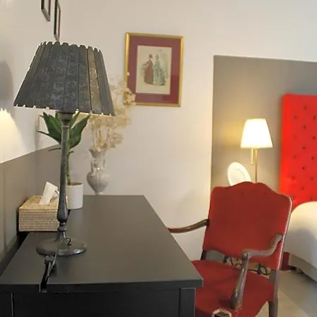 فندق مبيت وإفطار Le Clos Bel Ami D'hotes Avec Piscine 3*