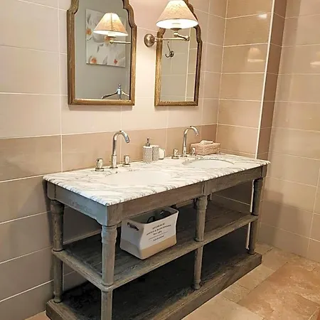 Le Clos Bel Ami D'hotes Avec Piscine فندق مبيت وإفطار 3*