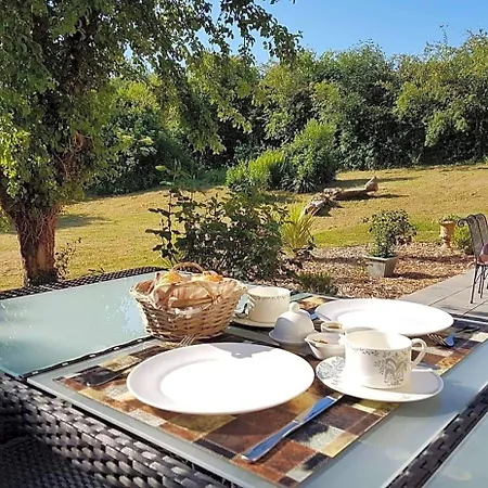 Le Clos Bel Ami D'hotes Avec Piscine فندق مبيت وإفطار
