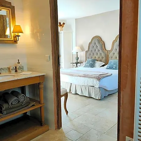 Le Clos Bel Ami D'hotes Avec Piscine فندق مبيت وإفطار 3*