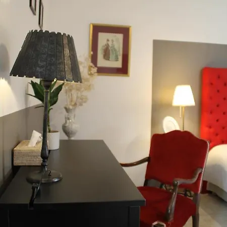 Le Clos Bel Ami D'hotes Avec Piscine فندق مبيت وإفطار