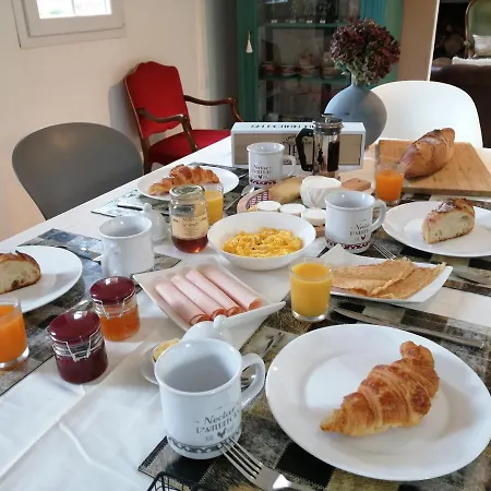 Le Clos Bel Ami D'hôtes Avec Piscine Couette-café 3*